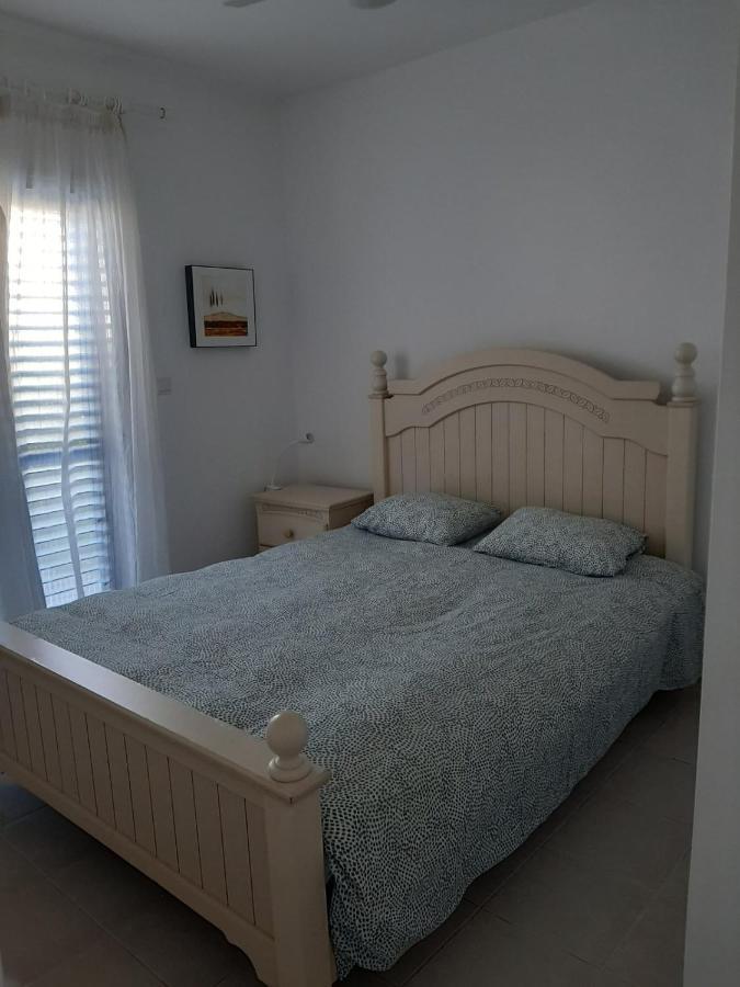 Zom Holiday Apartment Paphos ภายนอก รูปภาพ