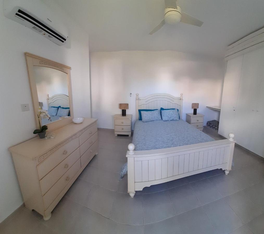 Zom Holiday Apartment Paphos ภายนอก รูปภาพ
