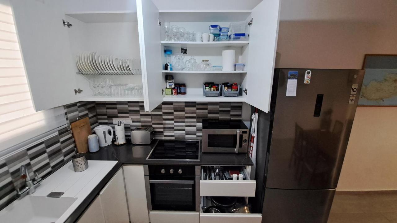 Zom Holiday Apartment Paphos ภายนอก รูปภาพ