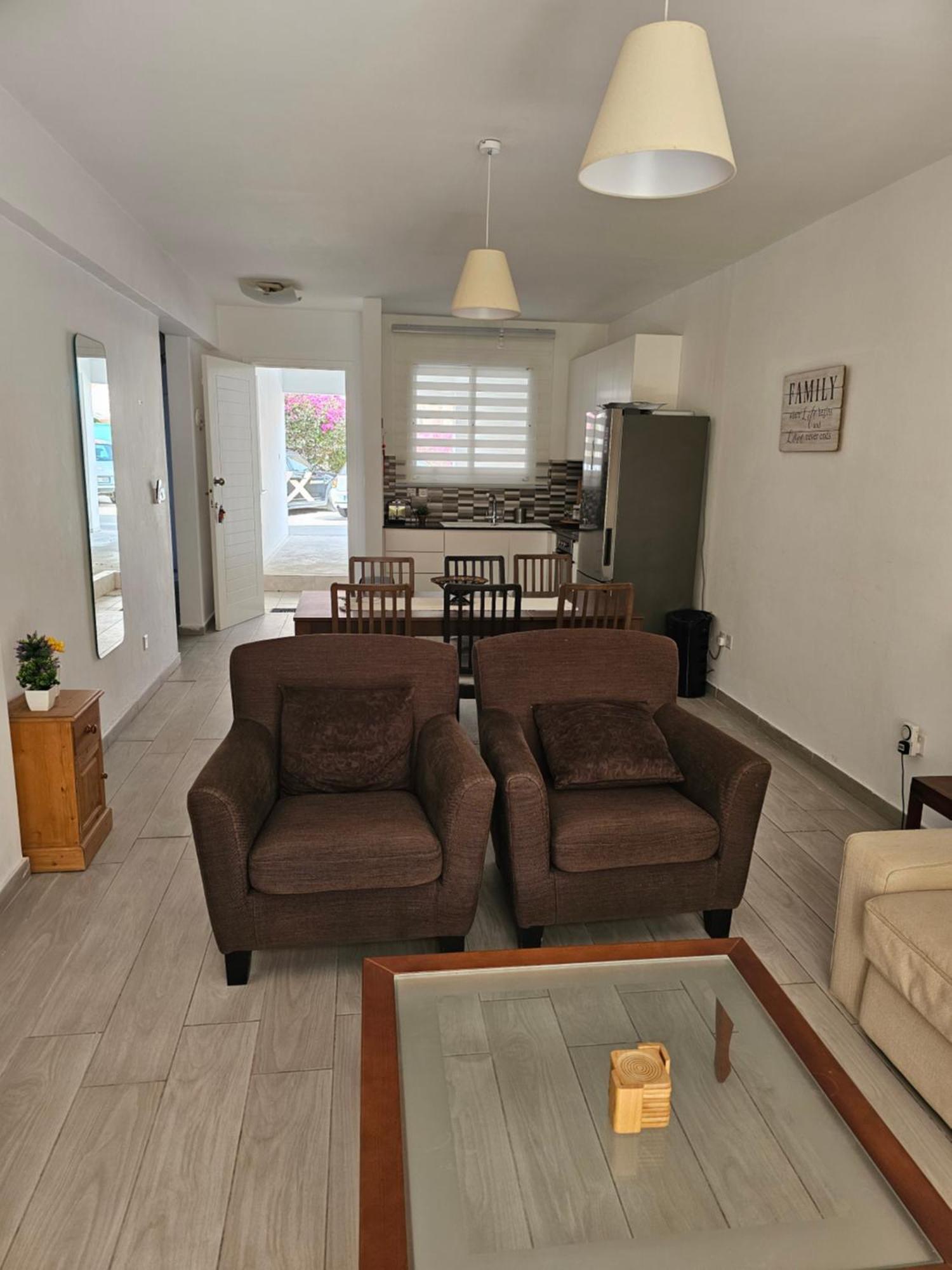 Zom Holiday Apartment Paphos ภายนอก รูปภาพ